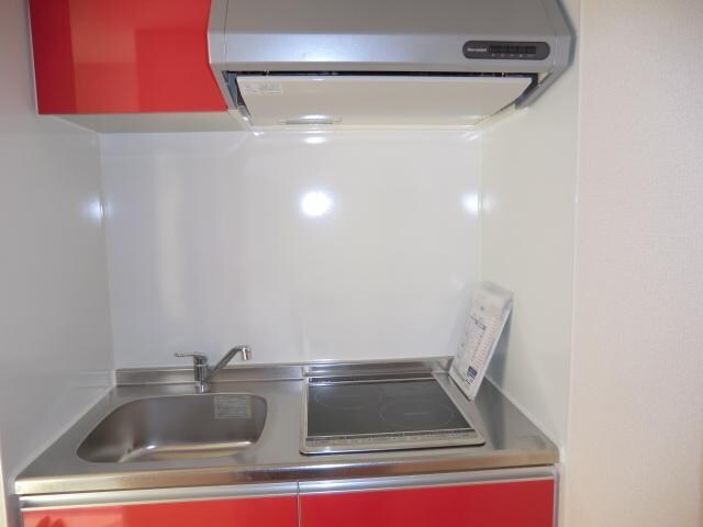 物件内観写真4　(IHコンロ付きシステムキッチン)