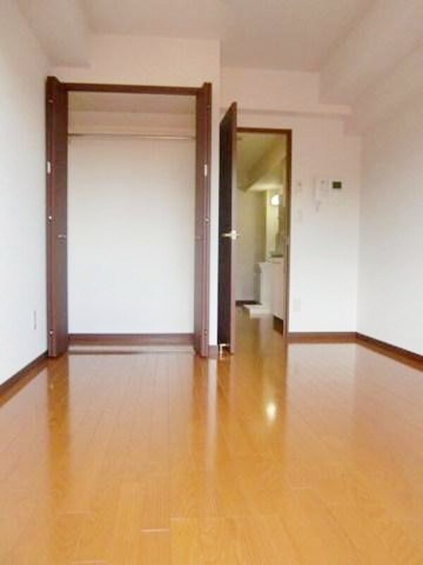 リビング・居室(収納がある洋室)