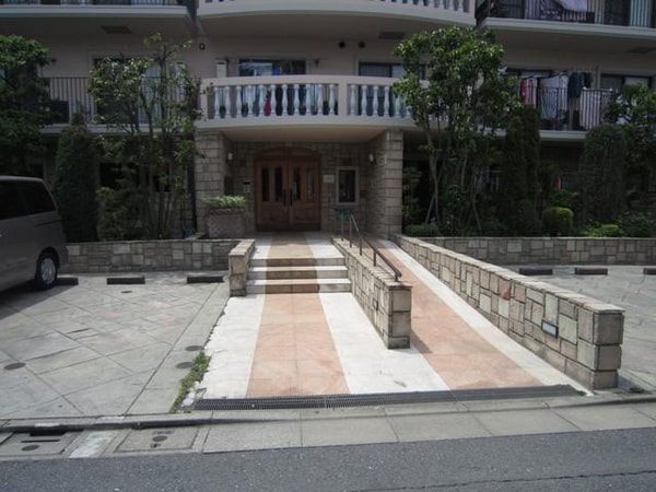 エントランス(エントランス入口)