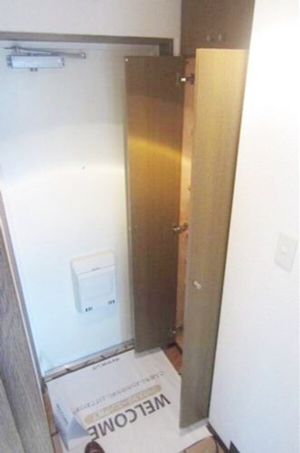 玄関(シューズボックスも充実です)