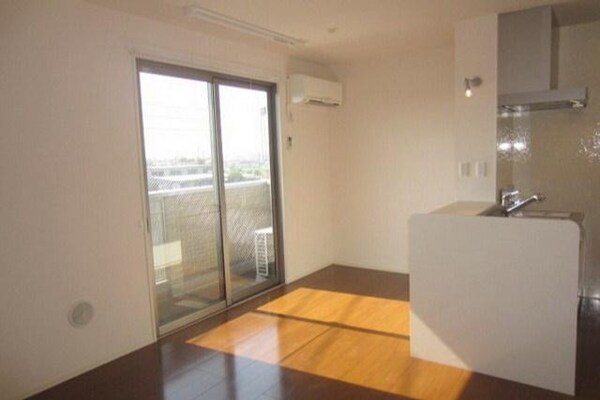 リビング・居室(明るいリビングですよ。)