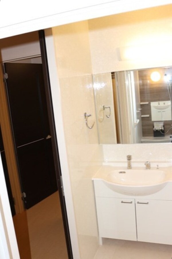 洗面(大きな独立洗面台です)