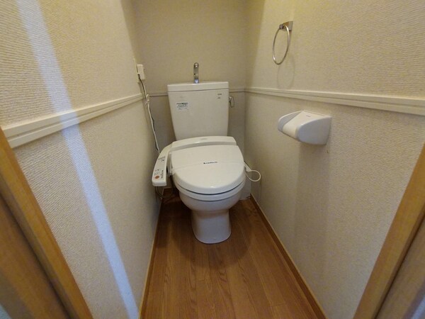 トイレ(温水洗浄便座設置♪)