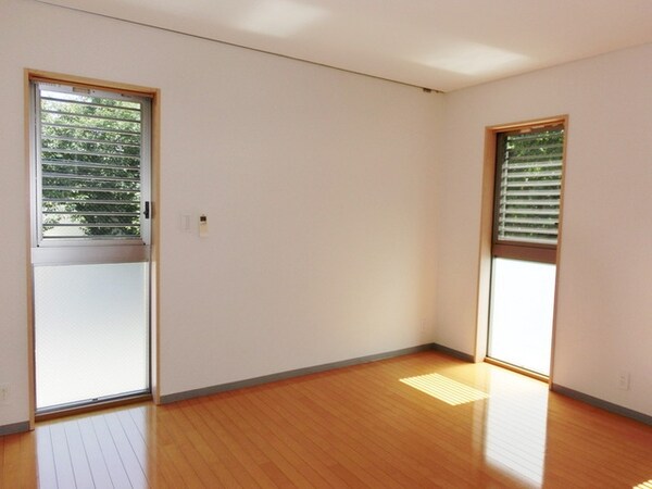 その他(★角部屋２面採光なので大変明るい居室です★)
