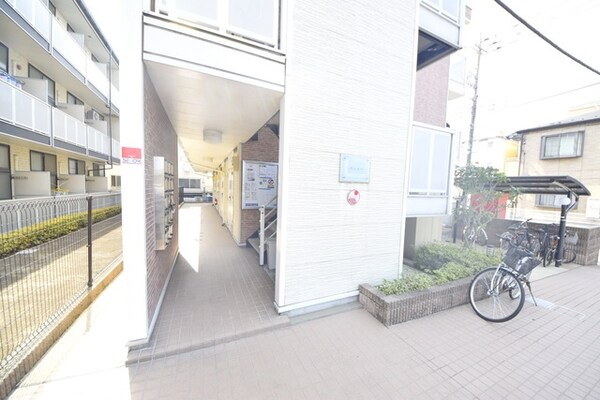 エントランス(★お部屋探しはタウンハウジング稲田堤店まで★)