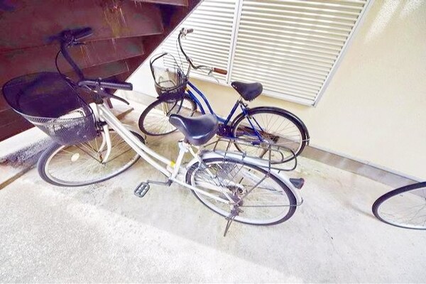 駐車場(★自転車置くスペースございます★)