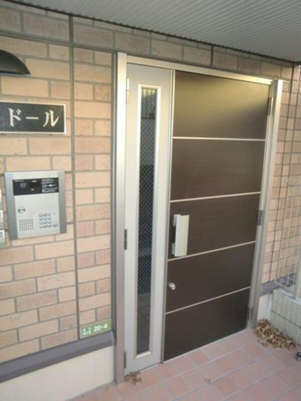 共有部分(★お洒落なオートロック付きのエントランスです★)