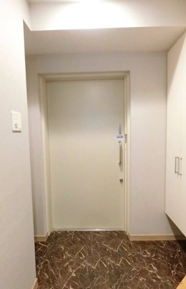 玄関(★お問い合わせはタウンハウジングまで★)