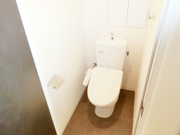 トイレ(お部屋探しは株式会社　タウンハウジング　までお気軽にお問合…)