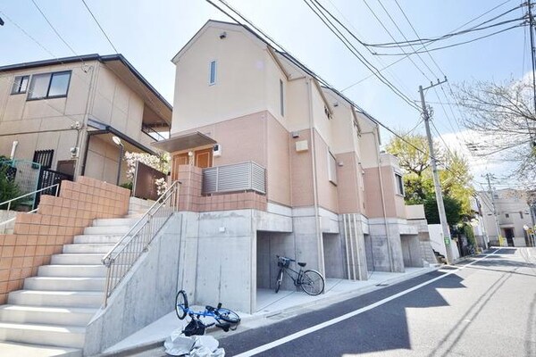 外観(★テラスタイプの綺麗な建物です★)
