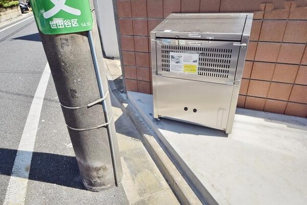 共有部分(★建物専用のごみ置き場です★)