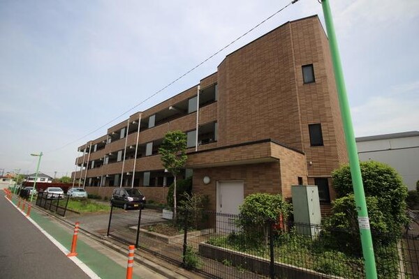 外観(★3階建てマンション・駅から明るい道を通って帰れます★)