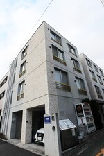 ★外観はお洒落なコンクリート打ち放し★