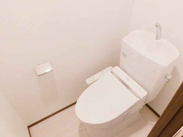 トイレ(お部屋探しは株式会社　タウンハウジング　までお気軽にお問合…)