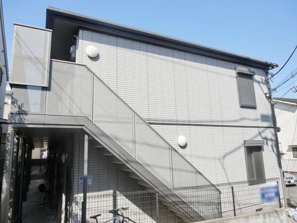 外観(★閑静な住宅街の軽量鉄骨造のアパートです★)
