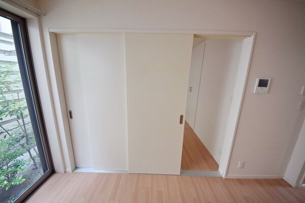 その他(★お部屋が仕切れる三枚扉★)