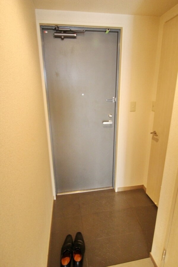 玄関(★収納付き玄関です★)