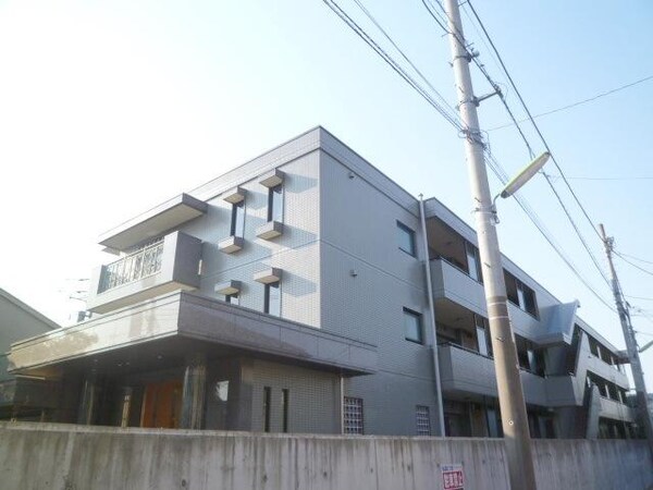 外観(★閑静な住宅街で落ち着いた環境です★)