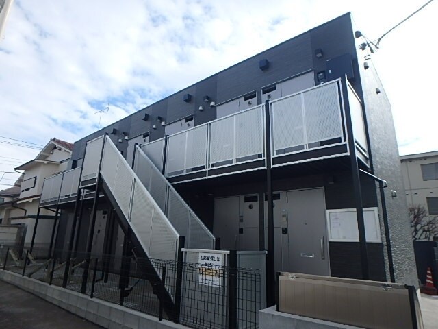 物件外観写真1　(キレイな外観)