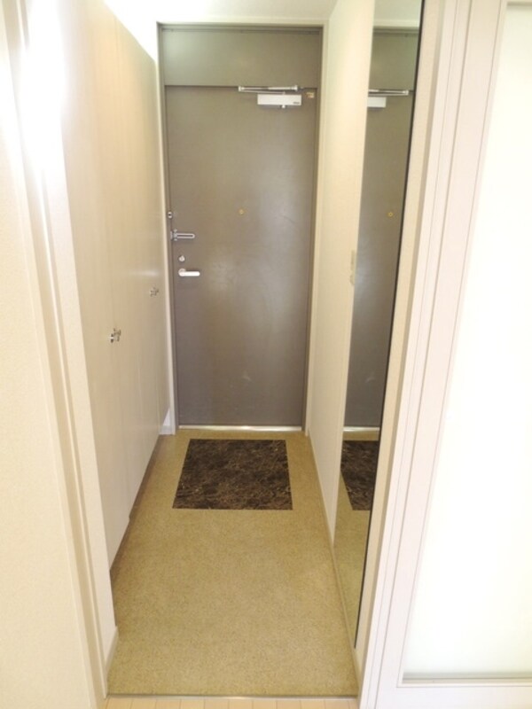 玄関(※別部屋参考写真※)