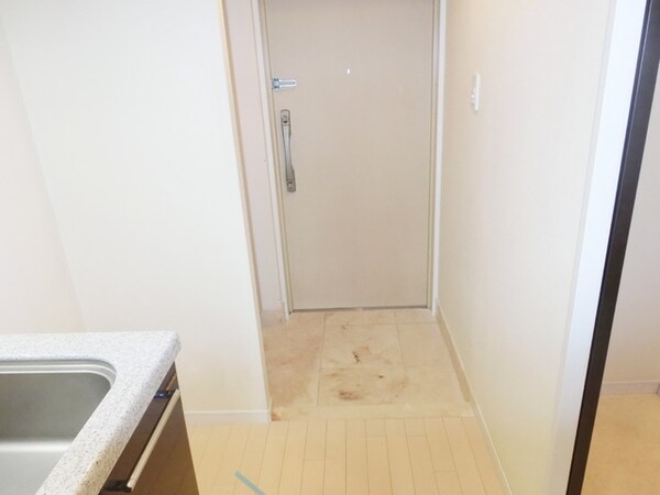 玄関(★玄関扉２重ロックなので安心です★)