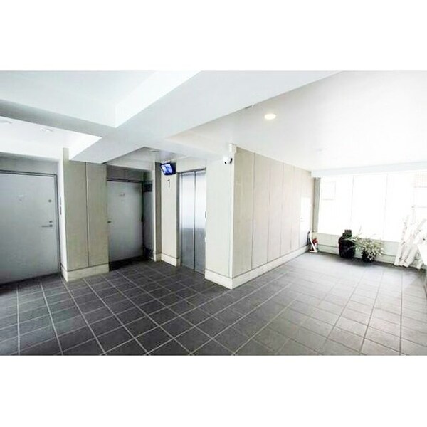 ロビー(部屋探しは株式会社　タウンハウジング　までお気軽にお問合せ…)