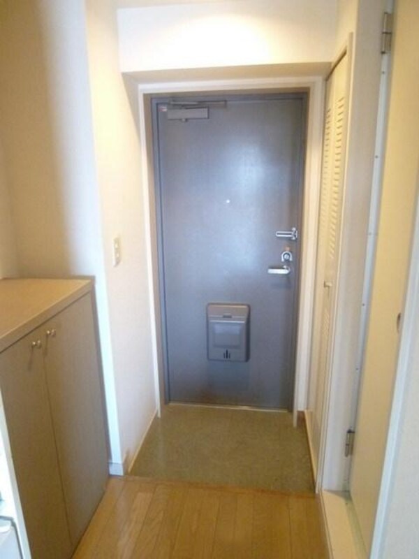 玄関(お部屋探しは株式会社　タウンハウジング　までお気軽にお問合…)