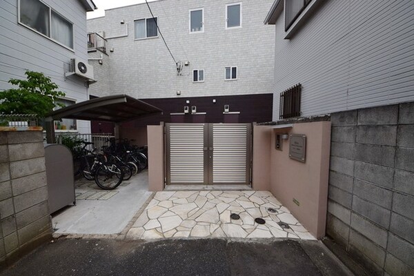 エントランス(★門扉付き★)