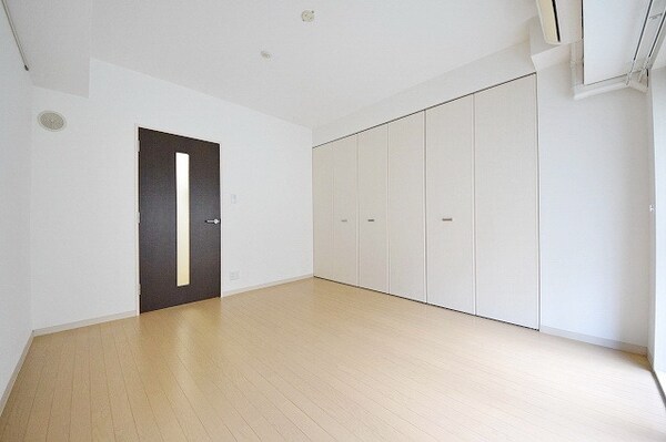 その他室内・内装(★8帖の洋室・明るく清潔感のあるお部屋です★)