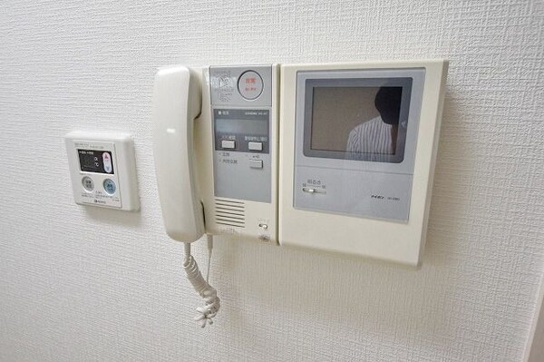 設備(★安心のモニタ付きドアホンです★)