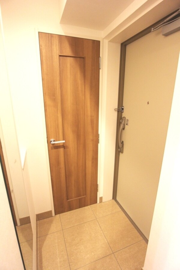 玄関(★姿見付き玄関★)