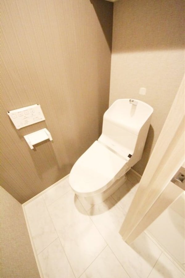 トイレ(お部屋探しは株式会社　タウンハウジング　までお気軽にお問合…)