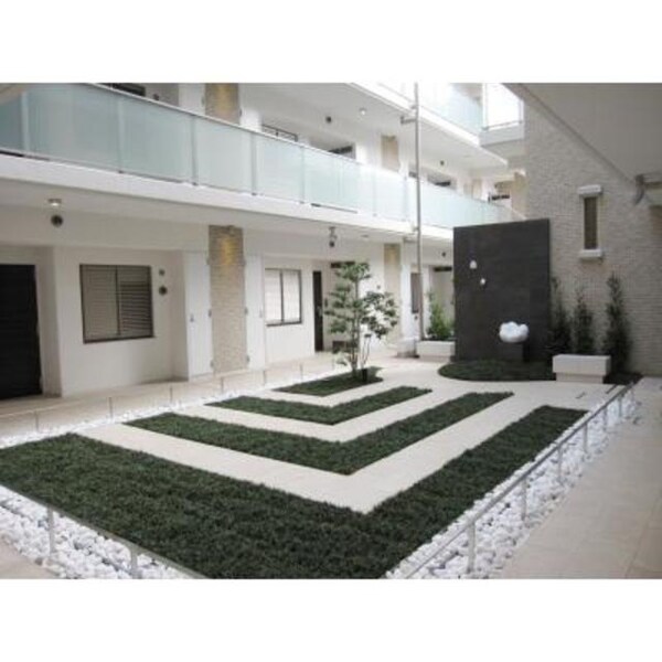 エントランス(★★)