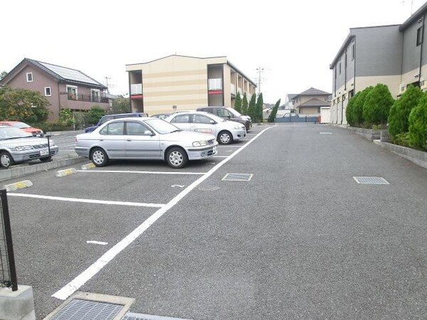 その他(大型敷地内駐車場あり)