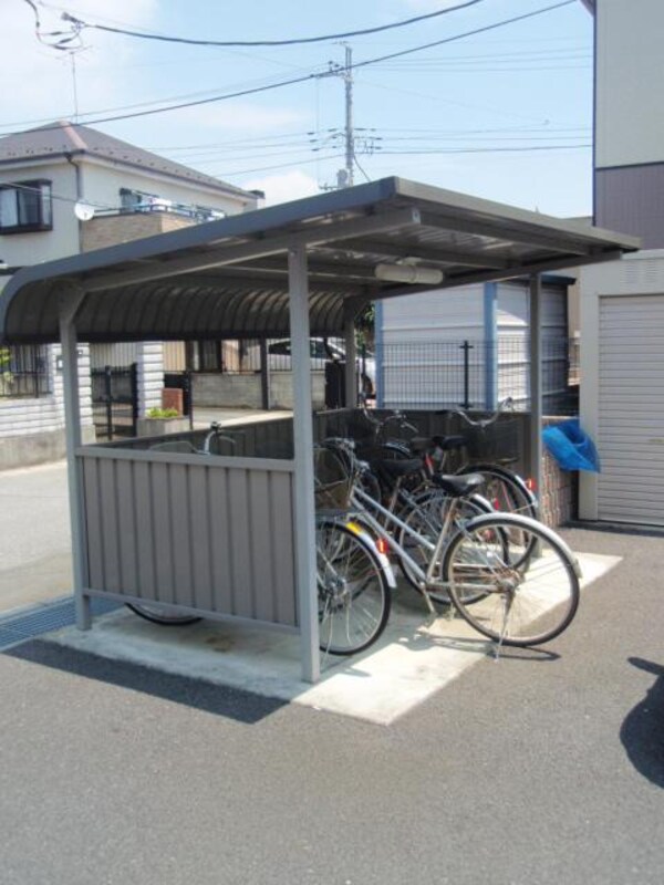 共有部分(屋根付き駐輪場)
