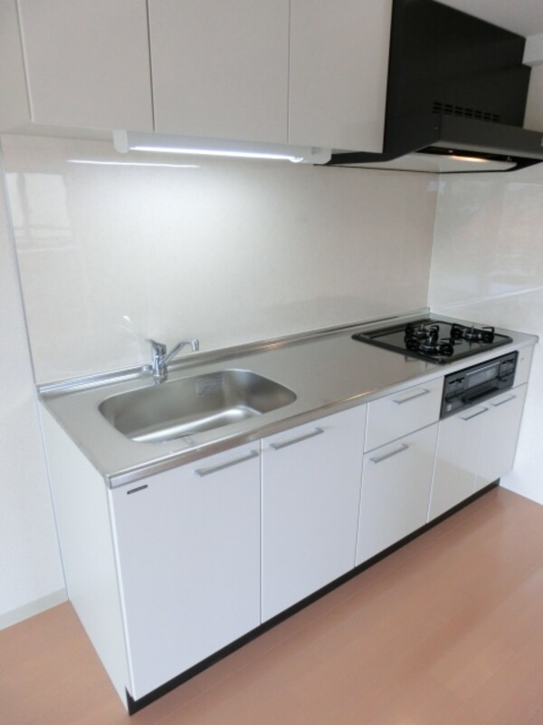 キッチン(３口グリル付システムキッチン)