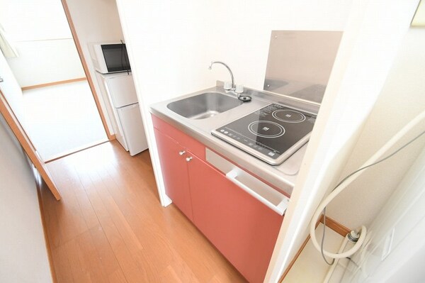 キッチン(2階、同タイプの部屋の写真です)