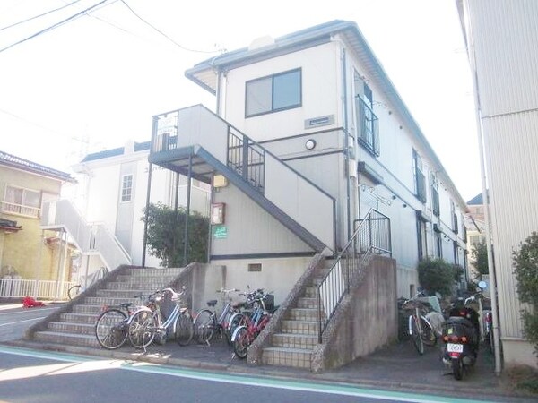 外観(★★段差があるので1階でも安心ですね★★)