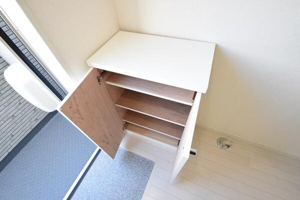 設備(★★シューズＢＯＸ★★)