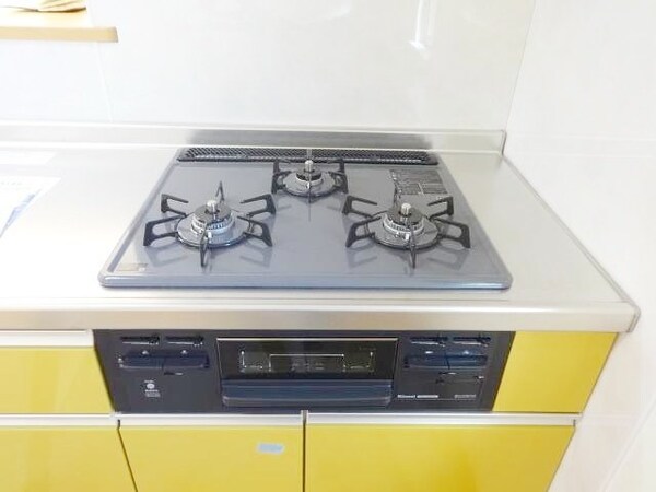 キッチン(★★3口コンロでお料理もはかどりますね★★)