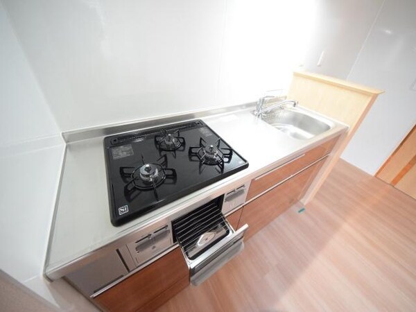 キッチン(★★三口ガスシステムキッチン★★)