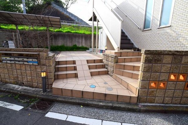 エントランス(★★オシャレなエントランスですね★★)