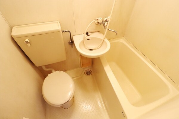 バス／シャワールーム等(他号室参考写真)