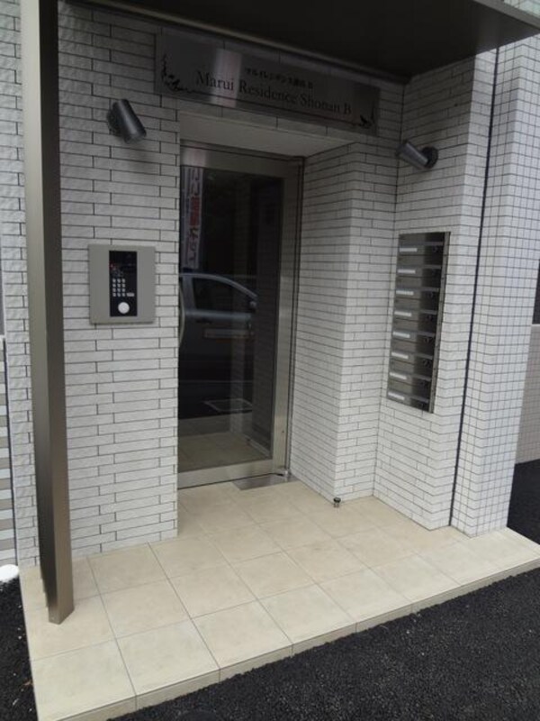 エントランス(★全室角部屋！★)