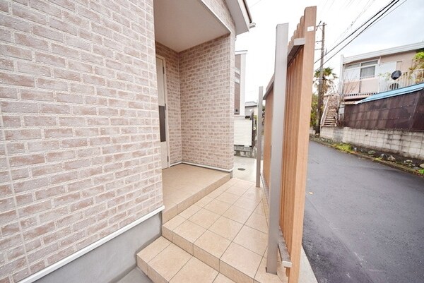 エントランス(★玄関部分の目隠し★)