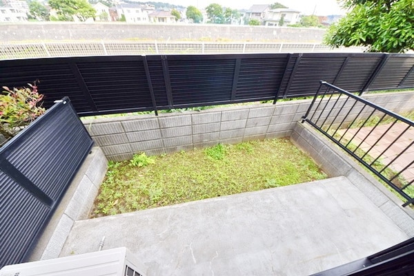 庭(★専用テラス付き★)