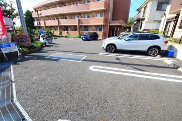 駐車場(★★駐車場★★)