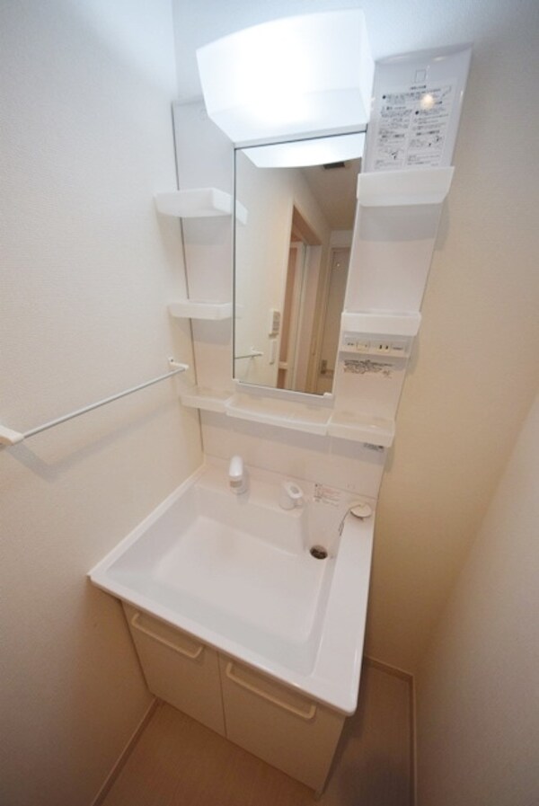 洗面(セコム搭載　Ｗｉ-Ｆｉ無料)