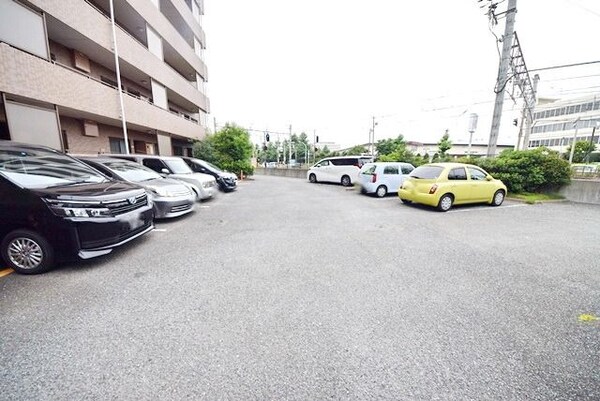 駐車場(★３駅利用可能・ドラックストア近くて便利な立地★)