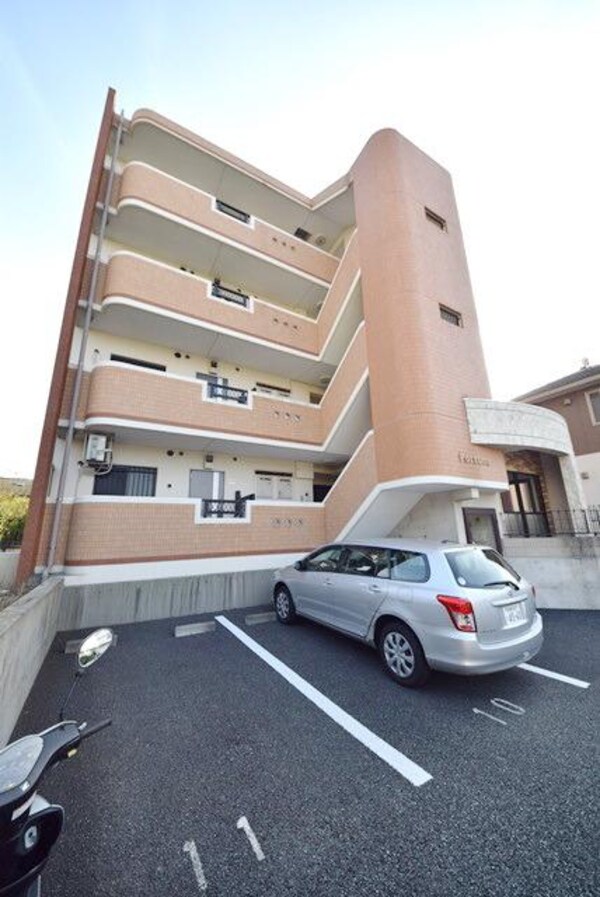 外観(★国道１号線に出やすい立地です★)
